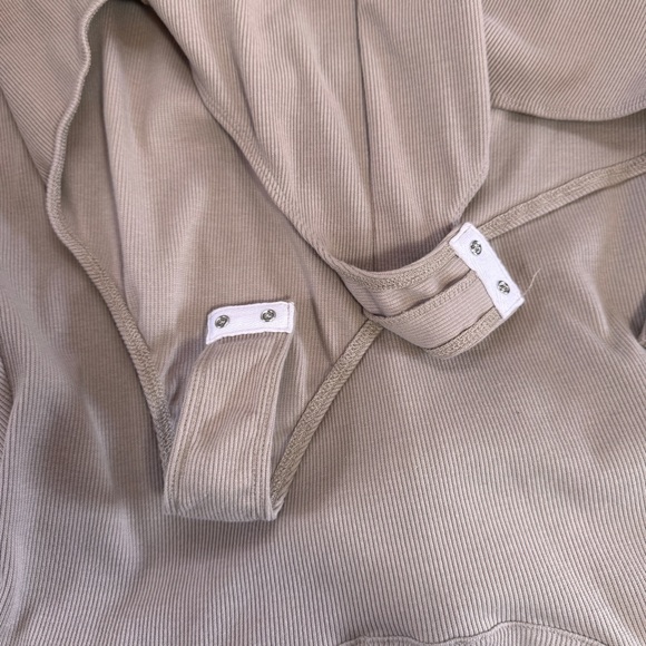 Fashion Nova NWT 3X women’s tan beige Cream Bodysuit short sleeves - Picture 8 of 9